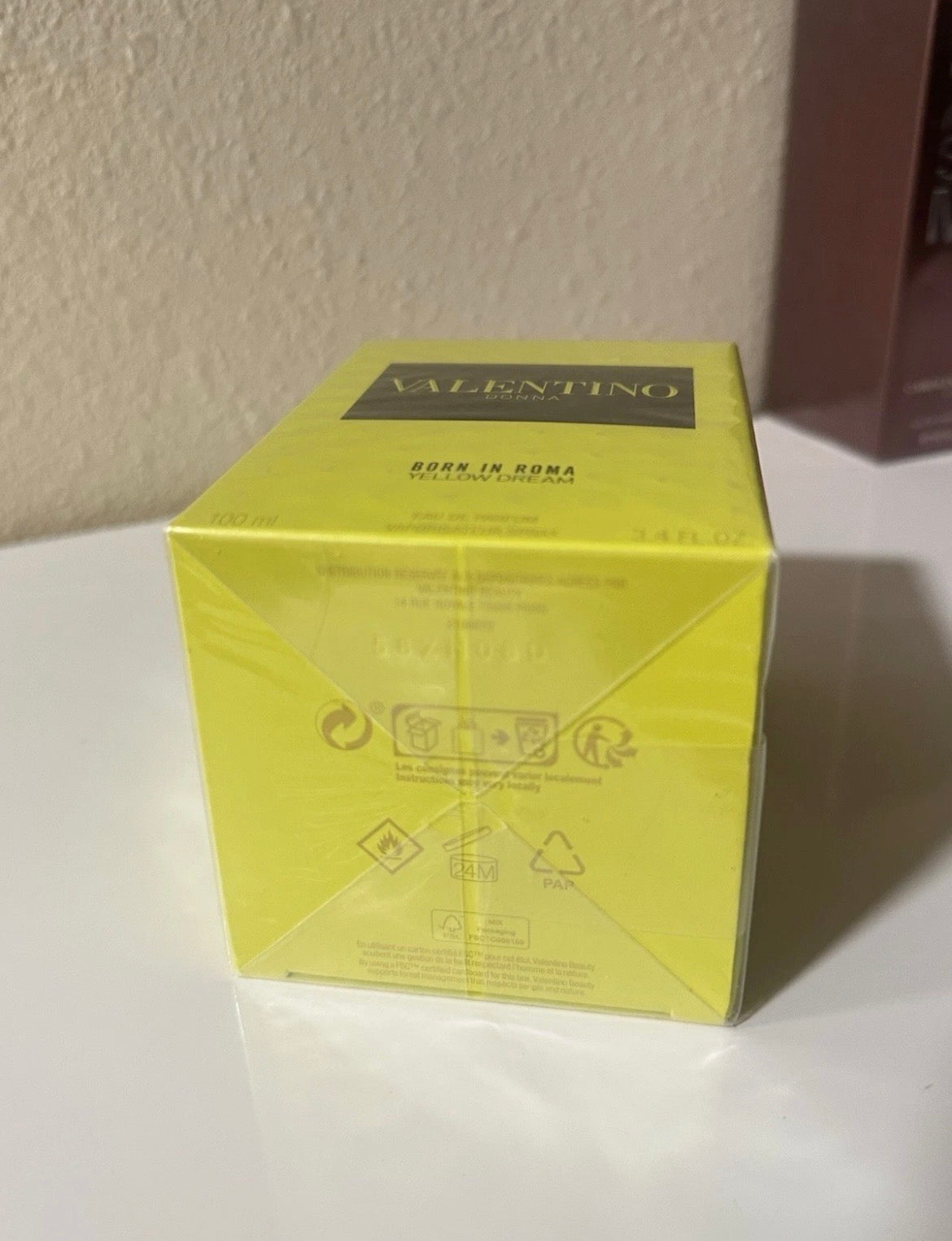 Valentino Donna Born in Roma Yellow Dream Eau de Parfum for Women 3.4 fl oz *AUTHENTIC *